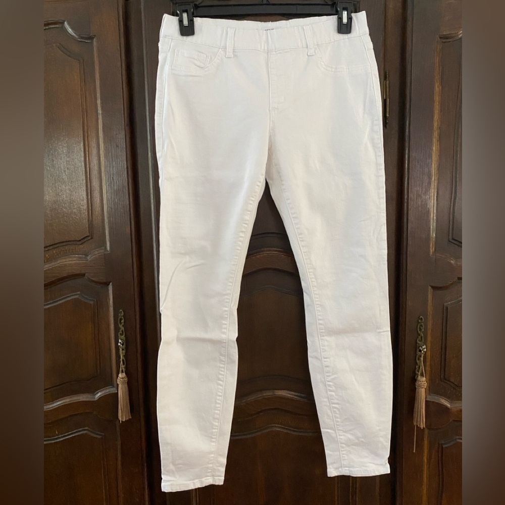 CELLO white pull on style skinny jeans L like new